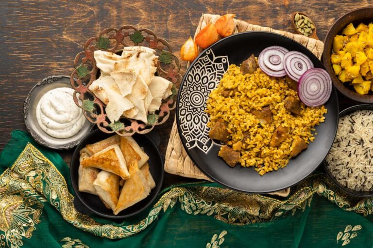 Mehr über den Artikel erfahren Indian meal with rice and sari
